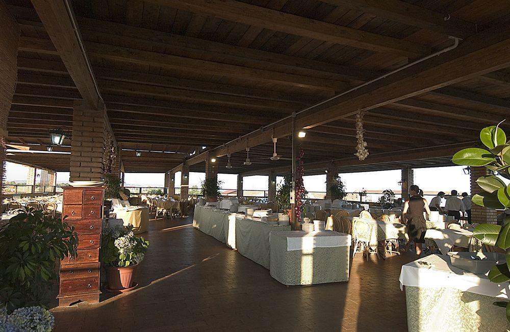 Marina Del Marchese Beach Resort Botricello Exterior foto