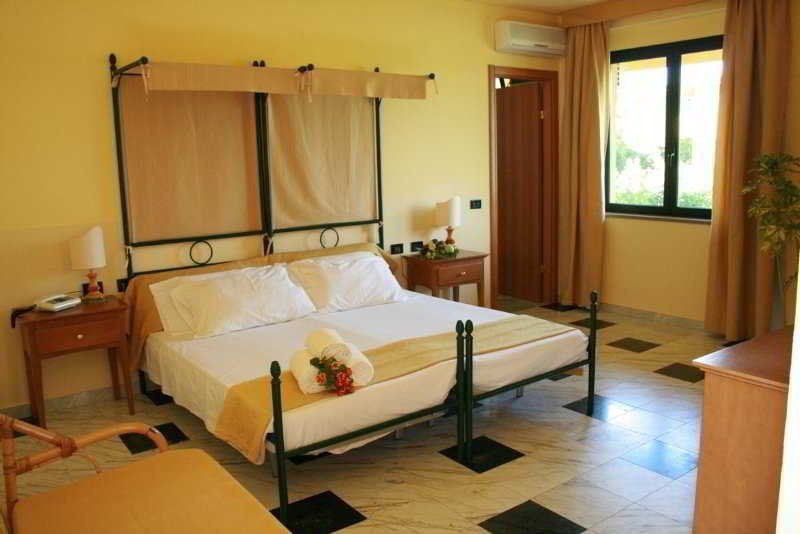 Marina Del Marchese Beach Resort Botricello Exterior foto