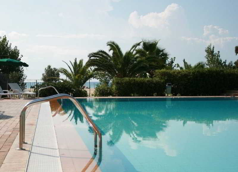 Marina Del Marchese Beach Resort Botricello Exterior foto
