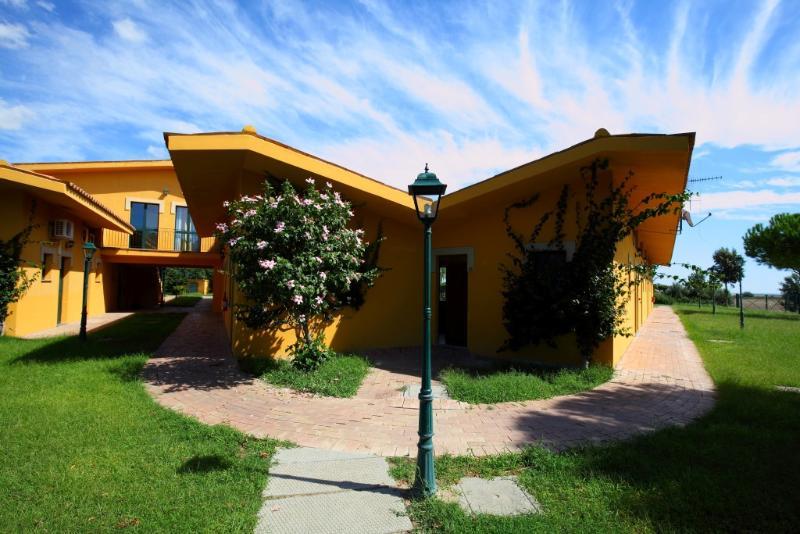Marina Del Marchese Beach Resort Botricello Exterior foto