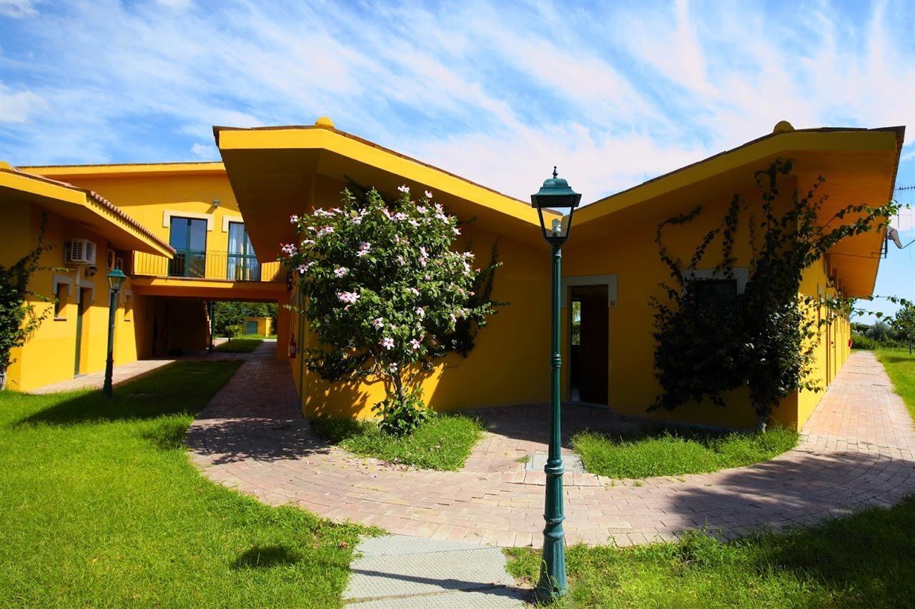 Marina Del Marchese Beach Resort Botricello Exterior foto